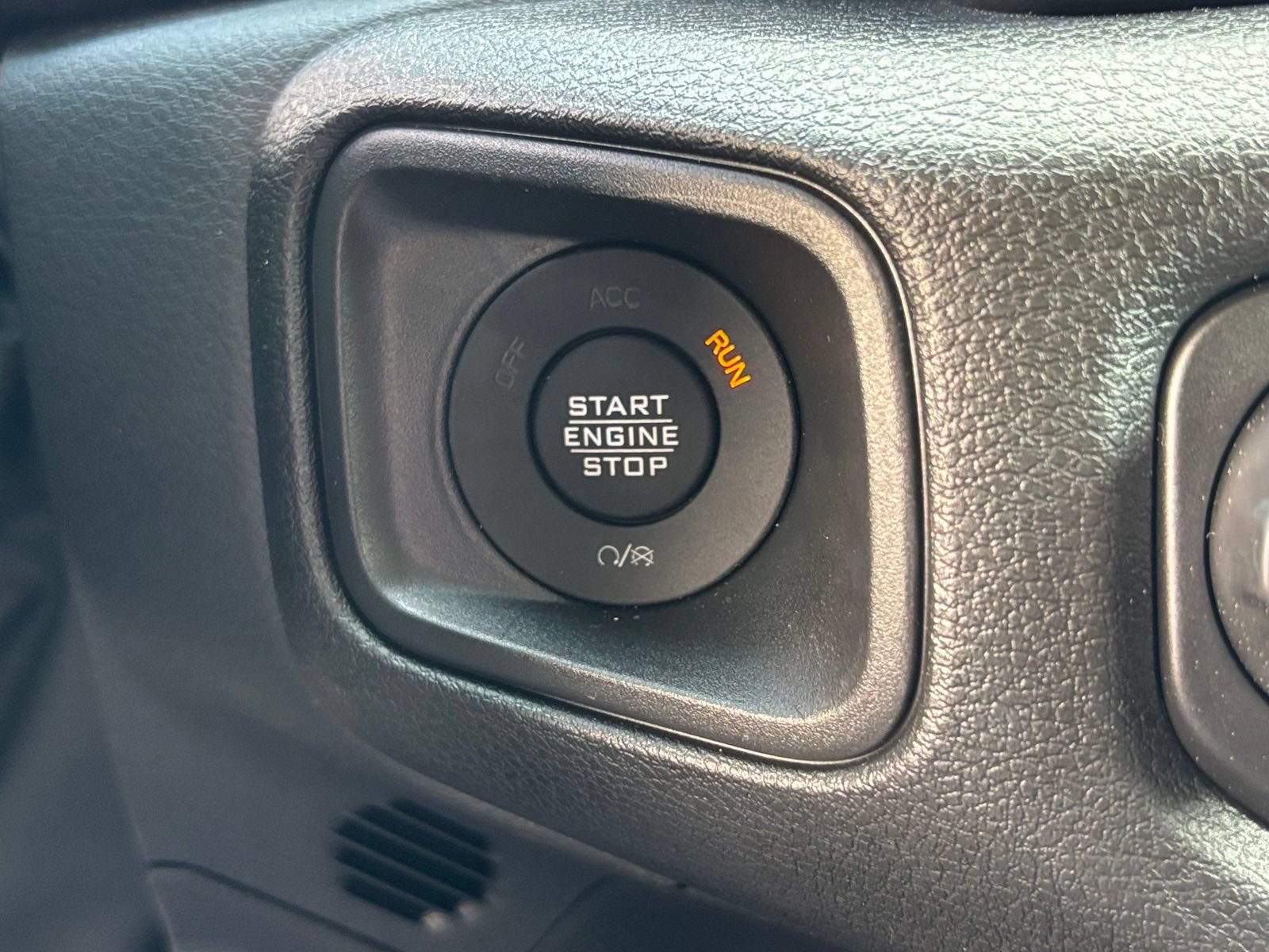 Used 2026 Jeep Wrangler Sport AWD/4WD image 23