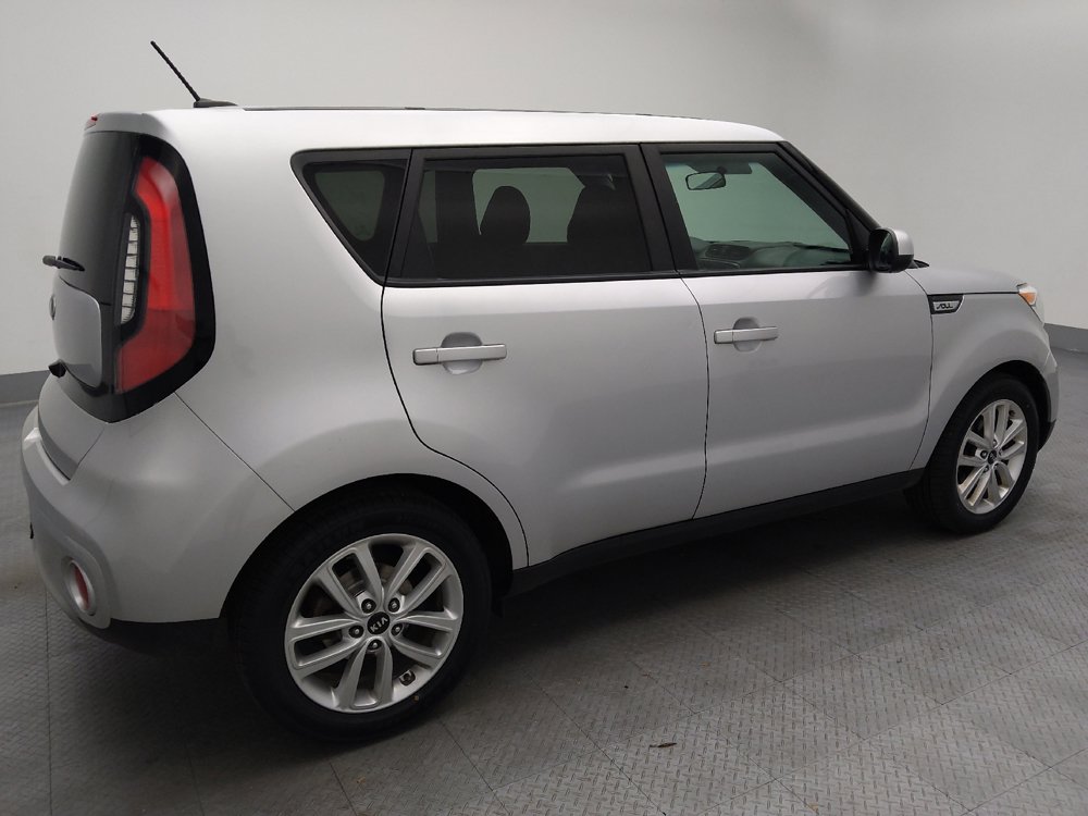 Used 2019 Kia Soul + FWD image 10