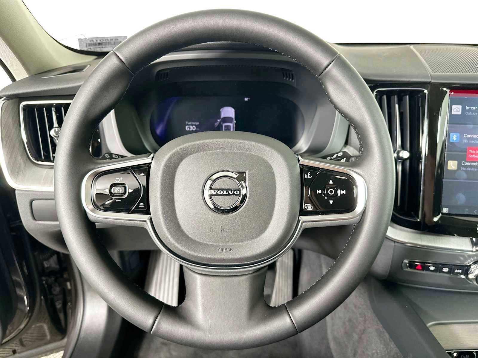 Used 2025 Volvo XC60 B5 Plus w/ Protection Package Premier AWD/4WD image 9