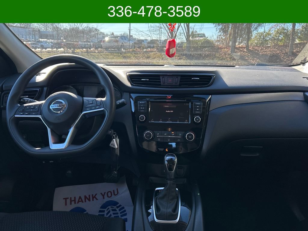 Used 2020 Nissan Rogue Sport S image 12