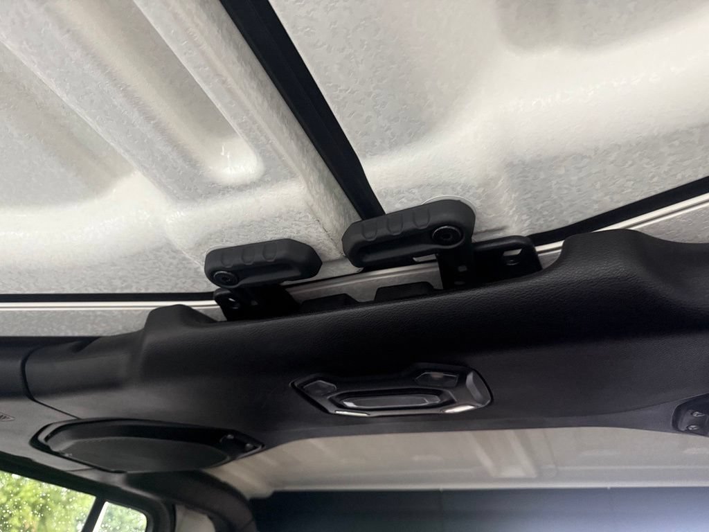 Certified 2020 Jeep Gladiator Overland AWD/4WD image 36