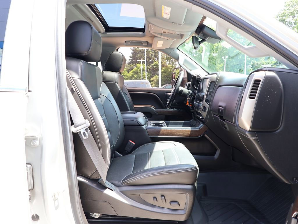 Used 2018 GMC Sierra 2500 Denali w/ Duramax Plus Package AWD/4WD image 41
