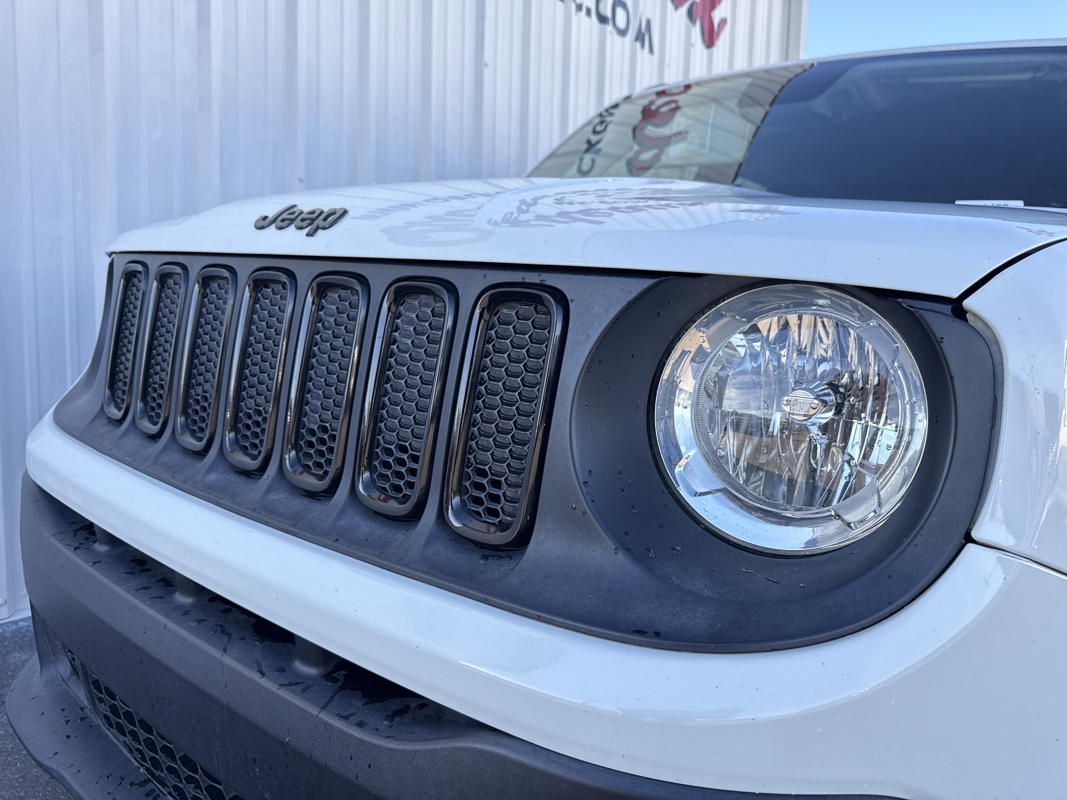 Used 2018 Jeep Renegade Altitude image 8