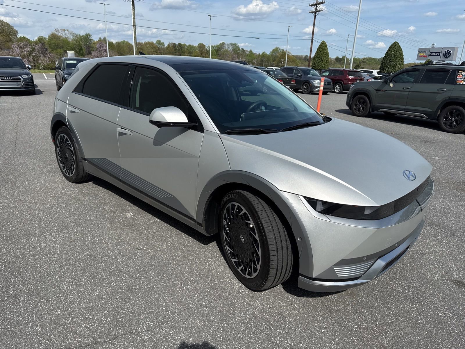 Certified 2023 Hyundai Ioniq 5 Limited w/ Cargo Package image 3