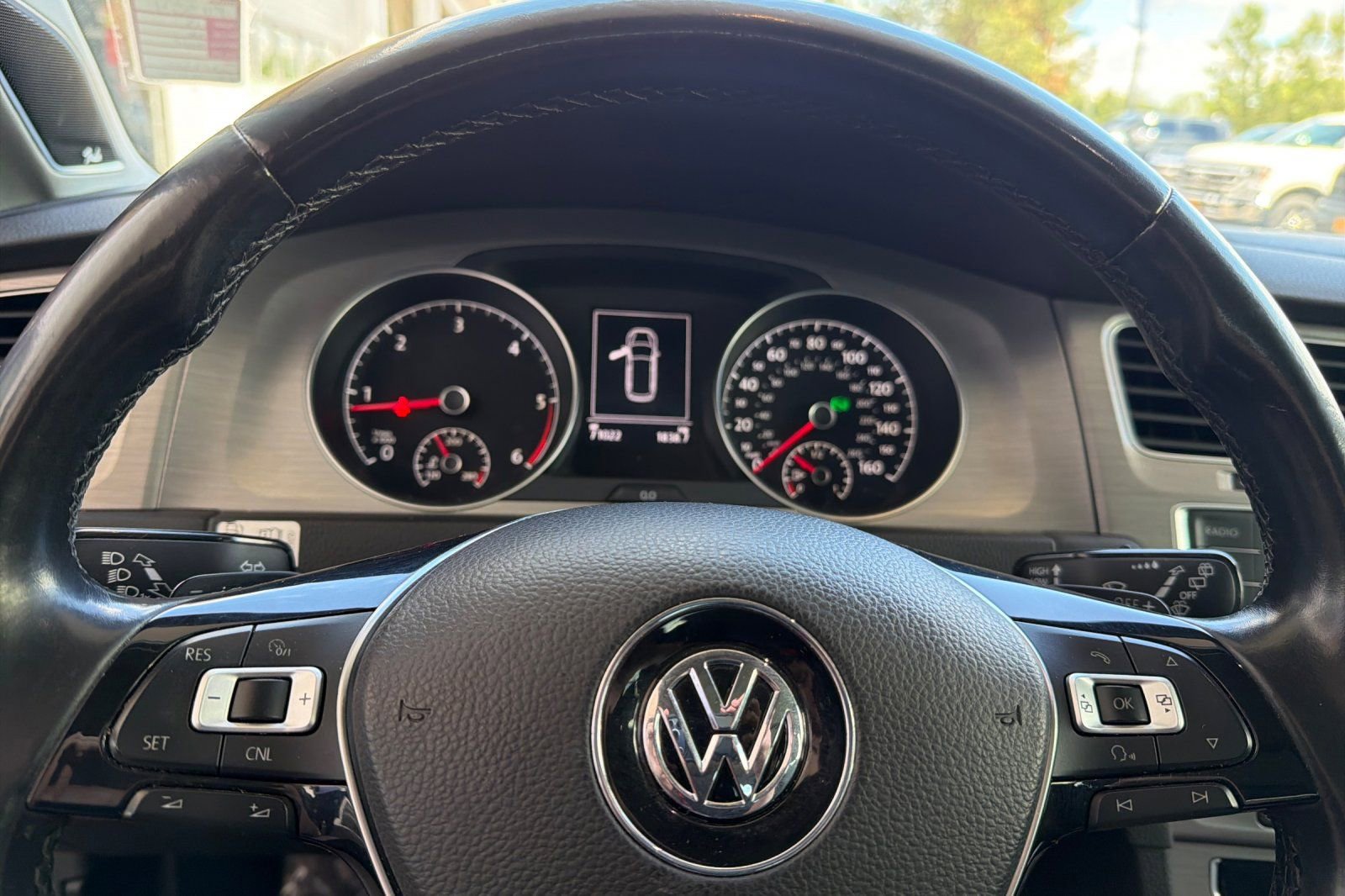 Used 2015 Volkswagen Golf TDI SEL FWD image 23