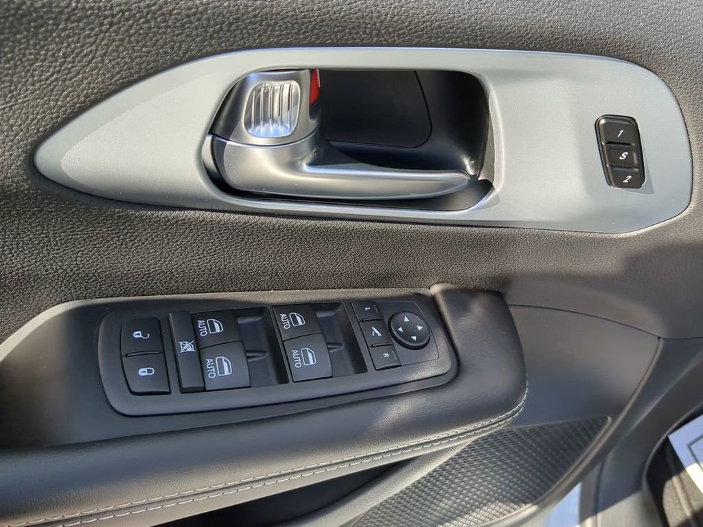 New 2026 Chrysler Pacifica Limited w/ S Appearance Package image 9