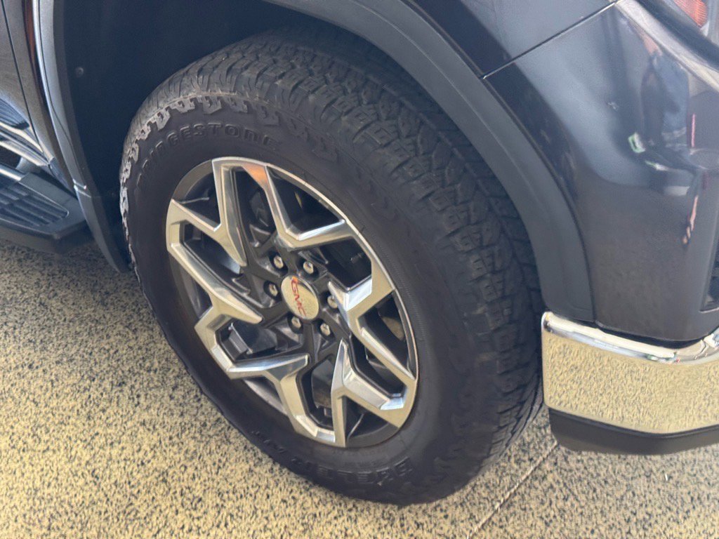 Used 2022 GMC Sierra 1500 SLT w/ SLT Premium Plus Package image 4