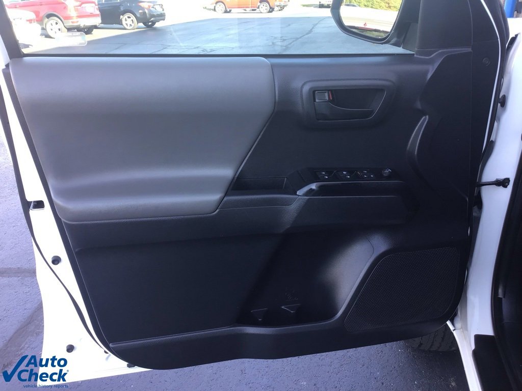 Used 2022 Toyota Tacoma SR image 25