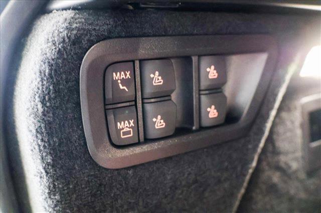 Used 2025 BMW X7 M60i w/ Executive Package image 25