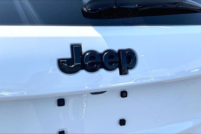 Used 2021 Jeep Grand Cherokee Laredo X AWD/4WD image 28