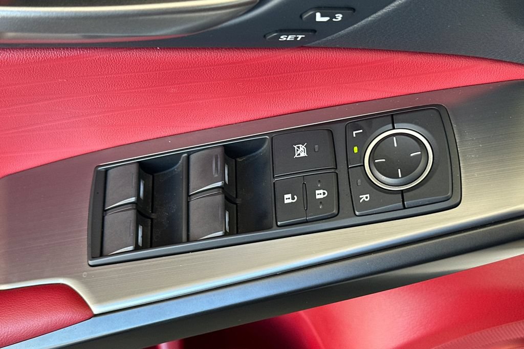 Used 2024 Lexus IS 500 RWD image 12