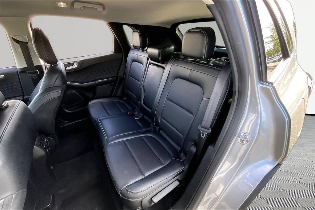 Used 2021 Ford Escape SEL w/ Technology Package AWD/4WD image 16