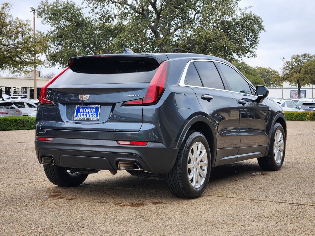 Used 2020 Cadillac XT4 Luxury w/ Cold Weather Package image 7