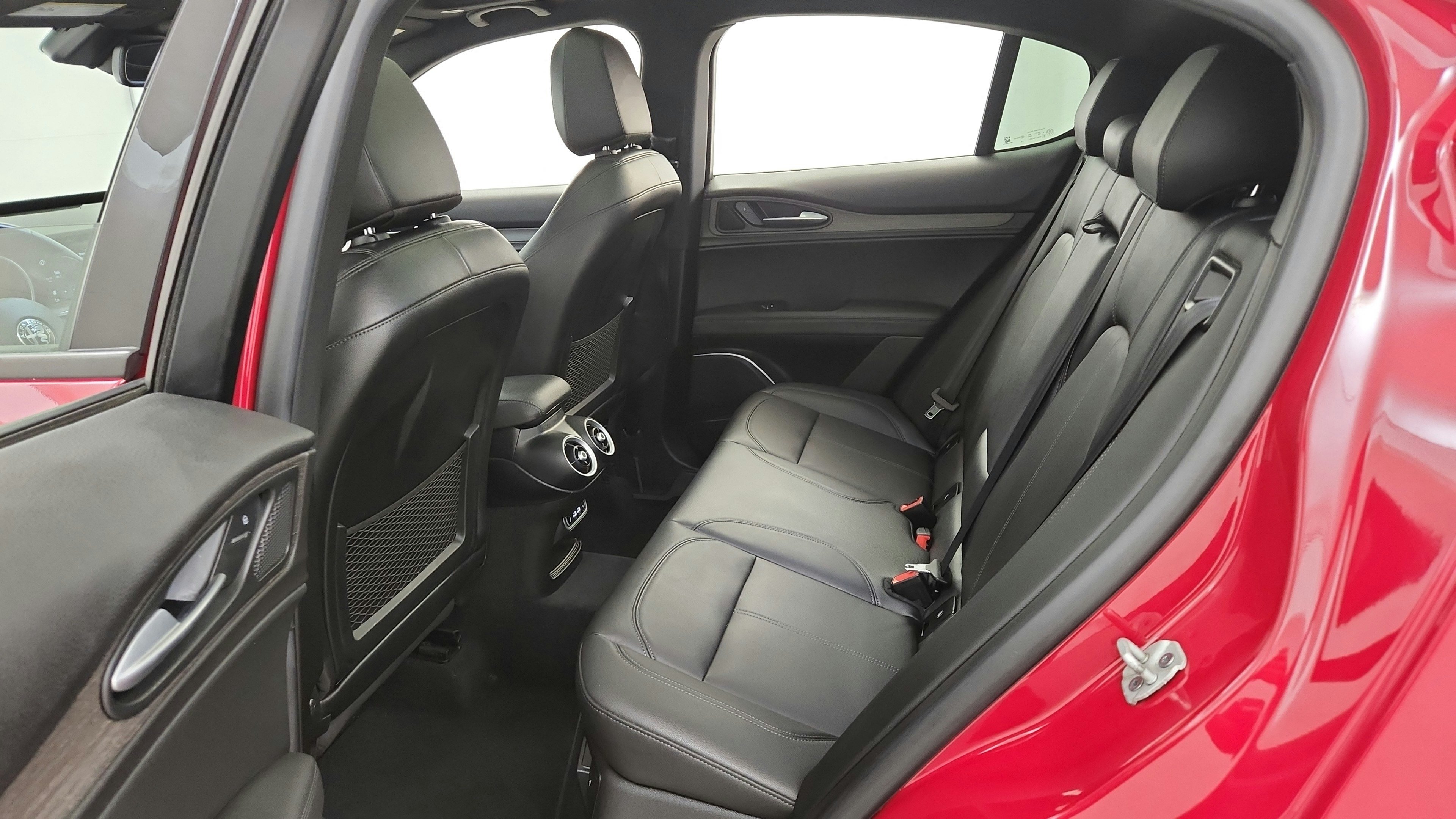 Used 2022 Alfa Romeo Stelvio Ti AWD/4WD image 39