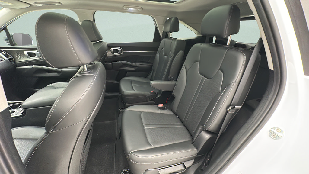 Used 2023 Kia Sorento SX AWD/4WD image 10