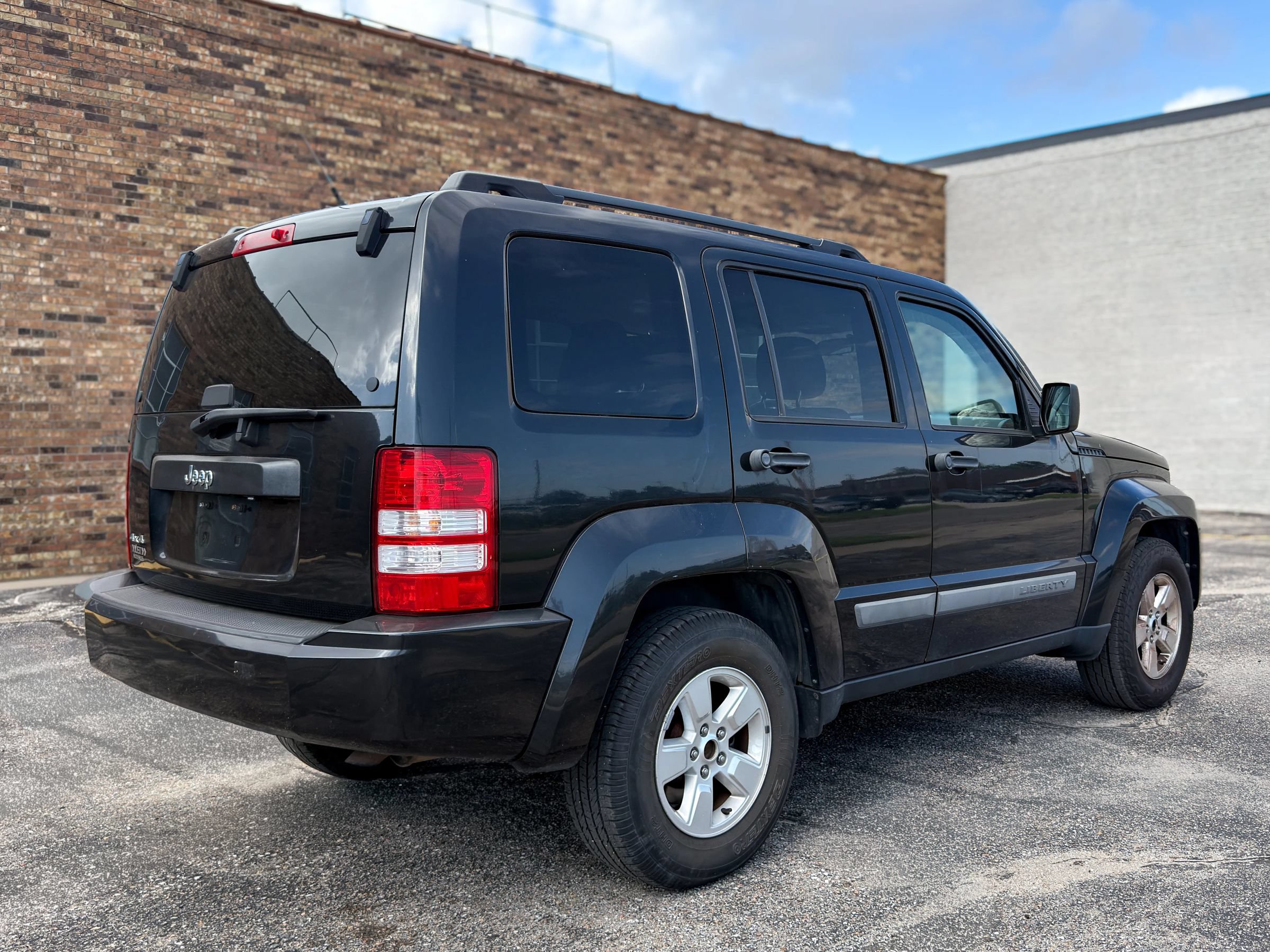 Used 2012 Jeep Liberty Sport w/ Popular Equipment Group AWD/4WD image 8