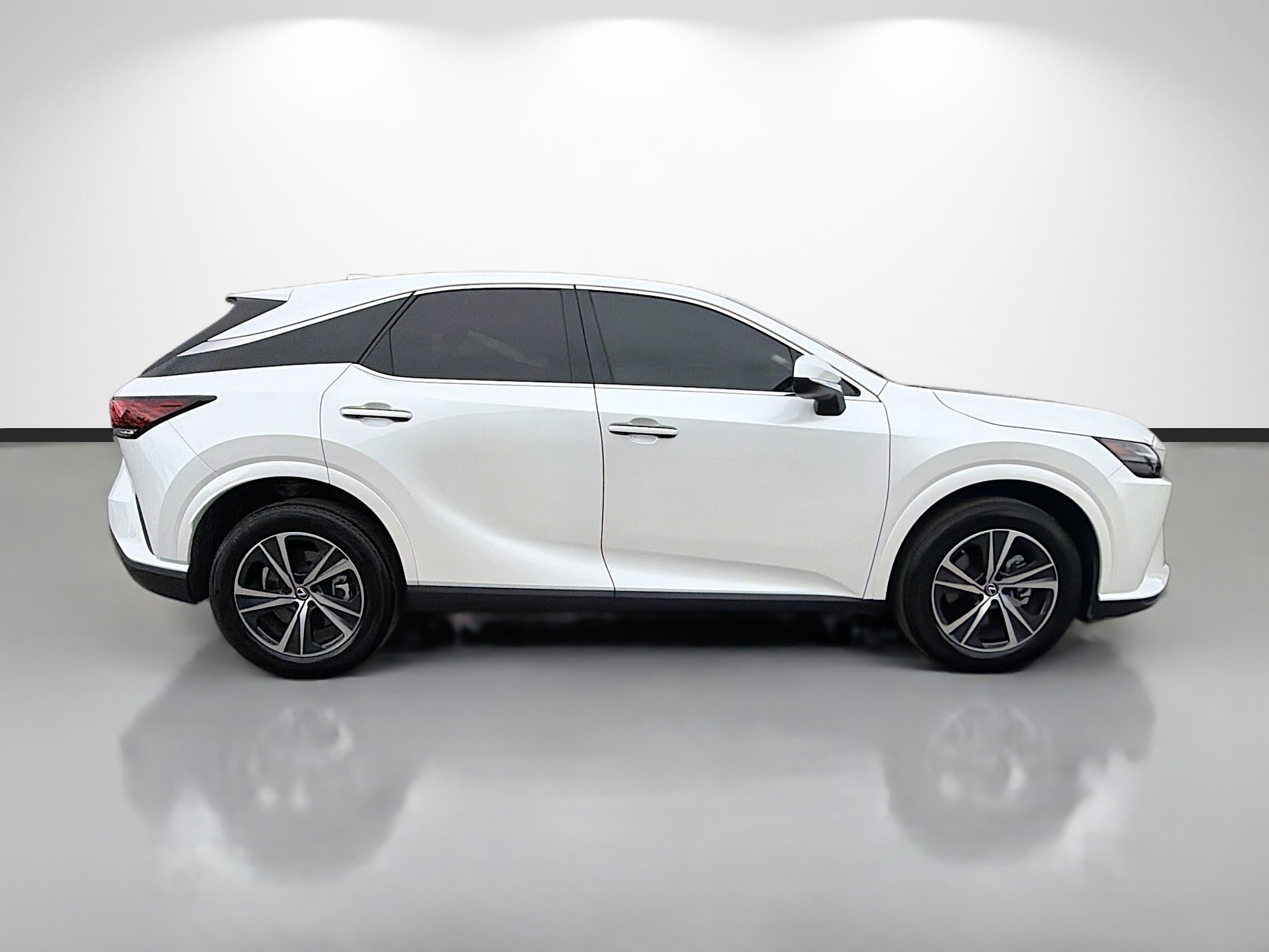 Used 2024 Lexus RX 350 FWD w/ Technology Package image 2