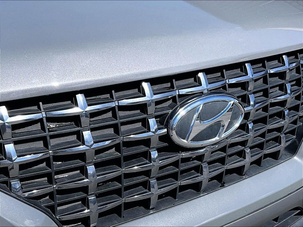 Used 2020 Hyundai Venue SEL image 25