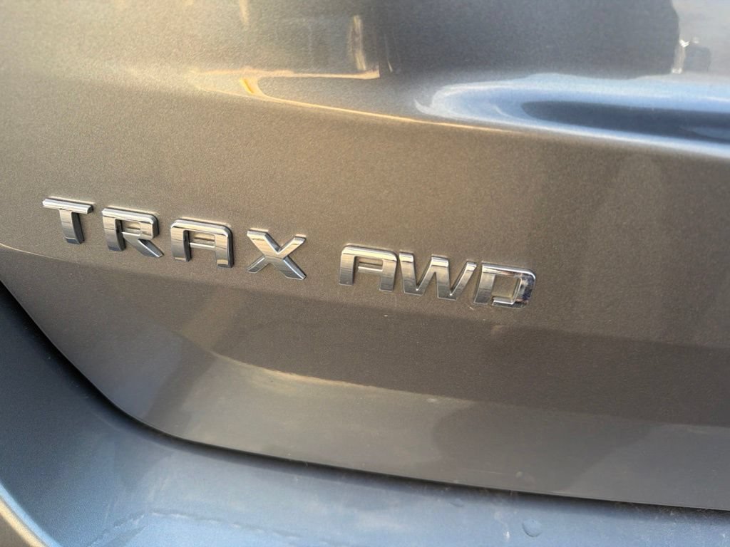 Used 2020 Chevrolet Trax Premier w/ LPO, Protection Package AWD/4WD image 4