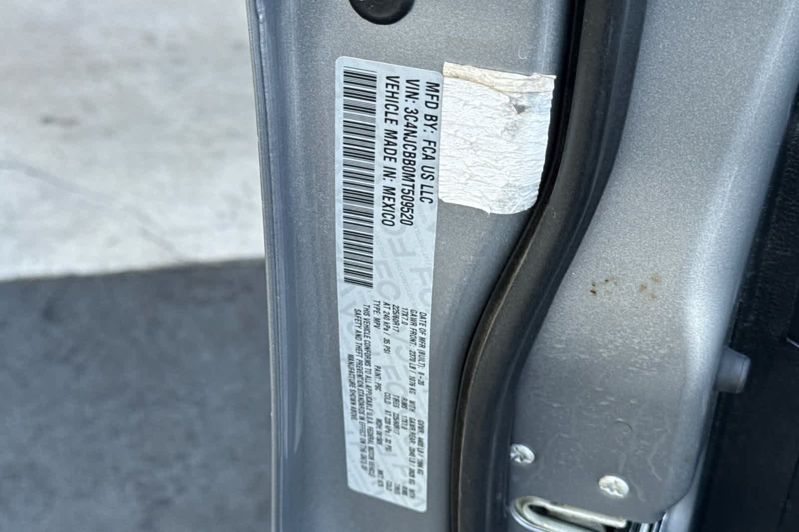 Used 2021 Jeep Compass Latitude FWD image 33