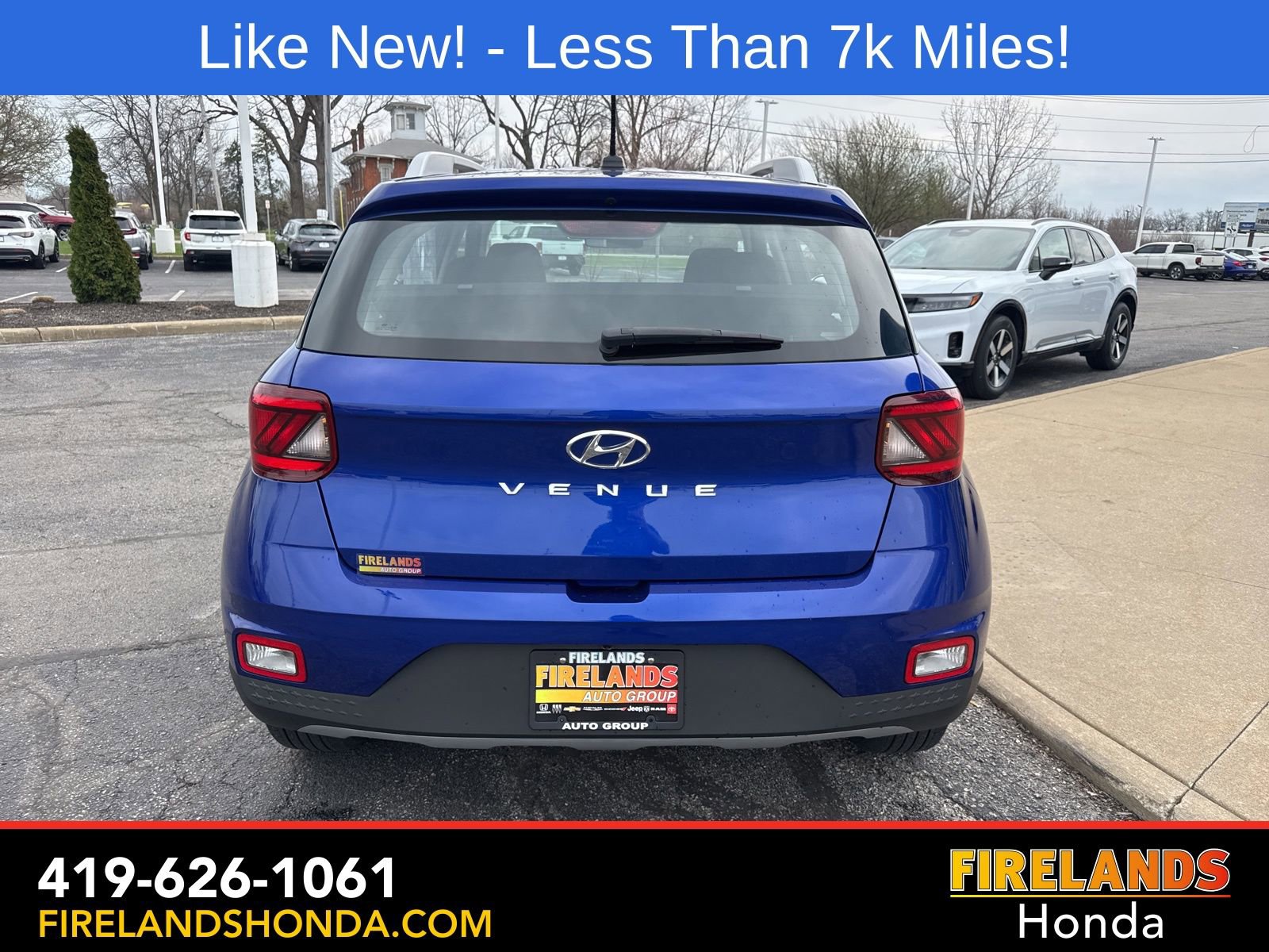 Used 2025 Hyundai Venue SEL image 4