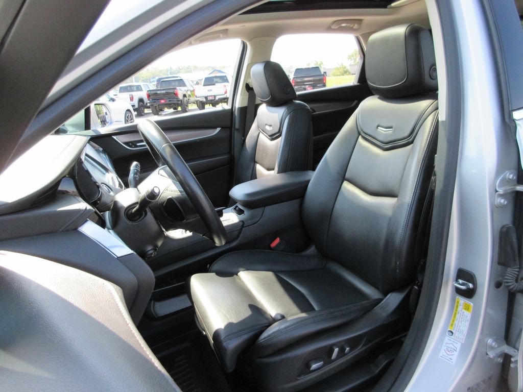Used 2017 Cadillac XT5 Luxury w/ Driver Awareness Package AWD/4WD image 20