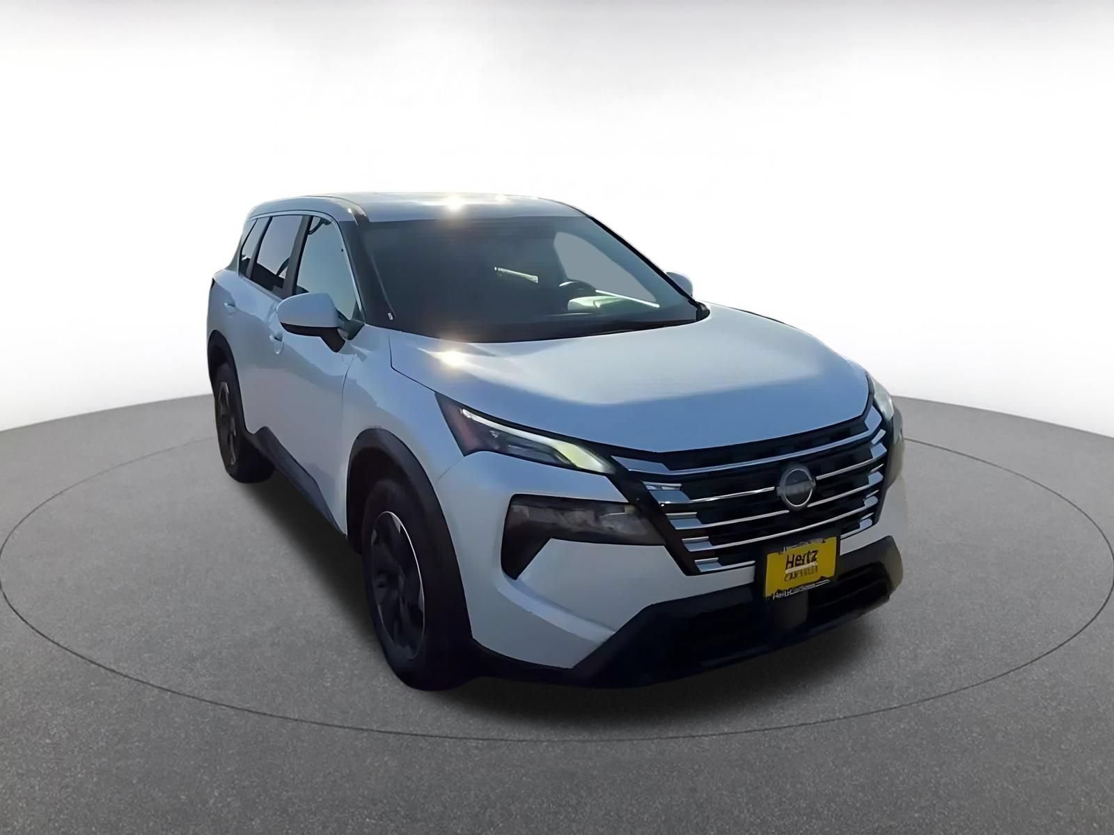 Used 2025 Nissan Rogue SV AWD/4WD image 3