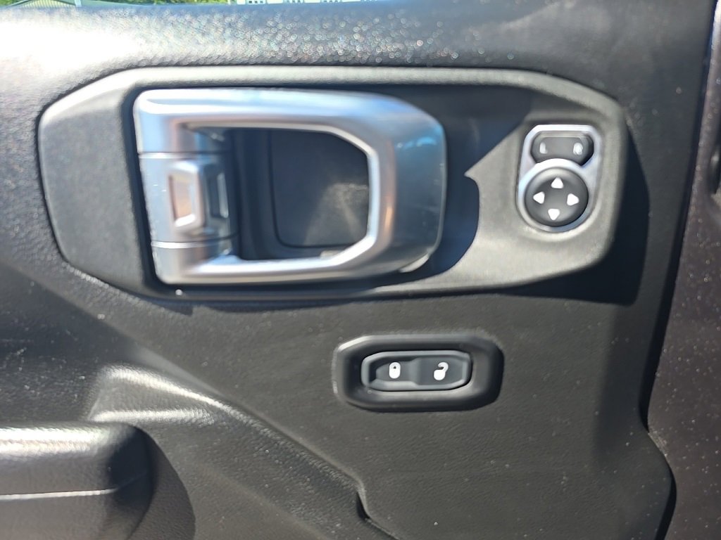 Certified 2023 Jeep Gladiator Willys image 19