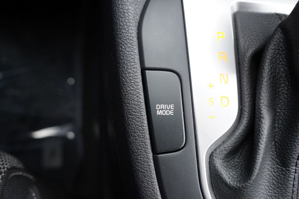 Certified 2022 Kia Forte LXS w/ LXS Technology Package image 25