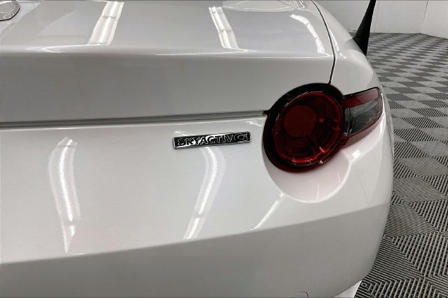 Used 2021 MAZDA MX-5 Miata RF Grand Touring RWD image 9