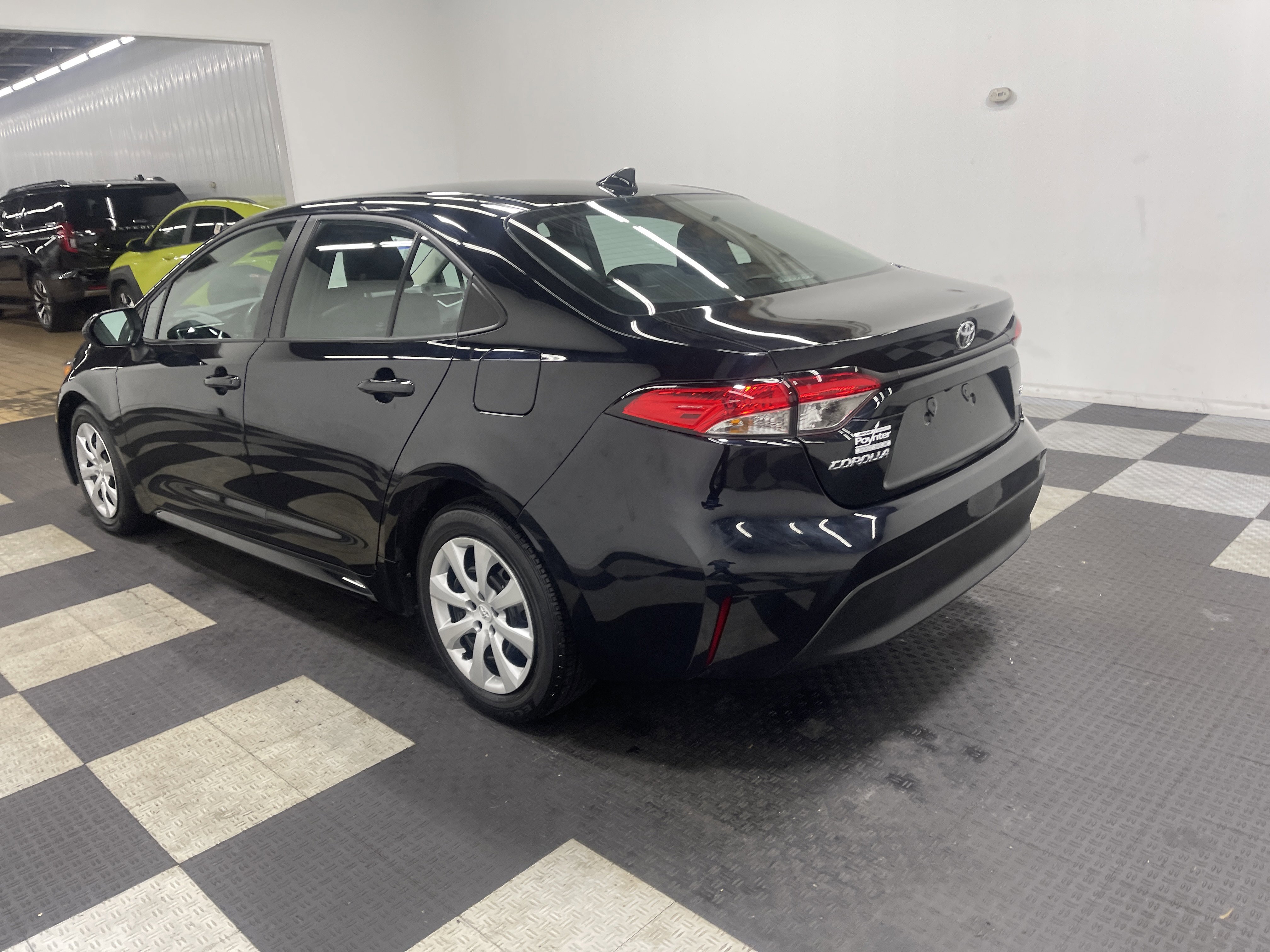 Used 2024 Toyota Corolla LE image 2
