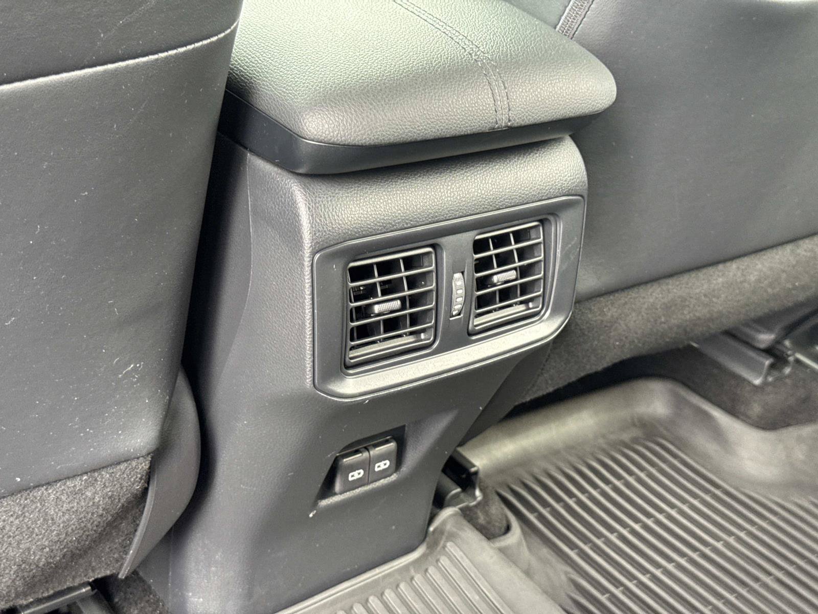 Used 2022 Toyota RAV4 XLE Premium AWD/4WD image 26