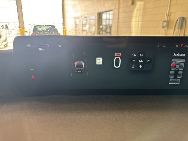 Used 2025 Ford Expedition Active AWD/4WD image 34