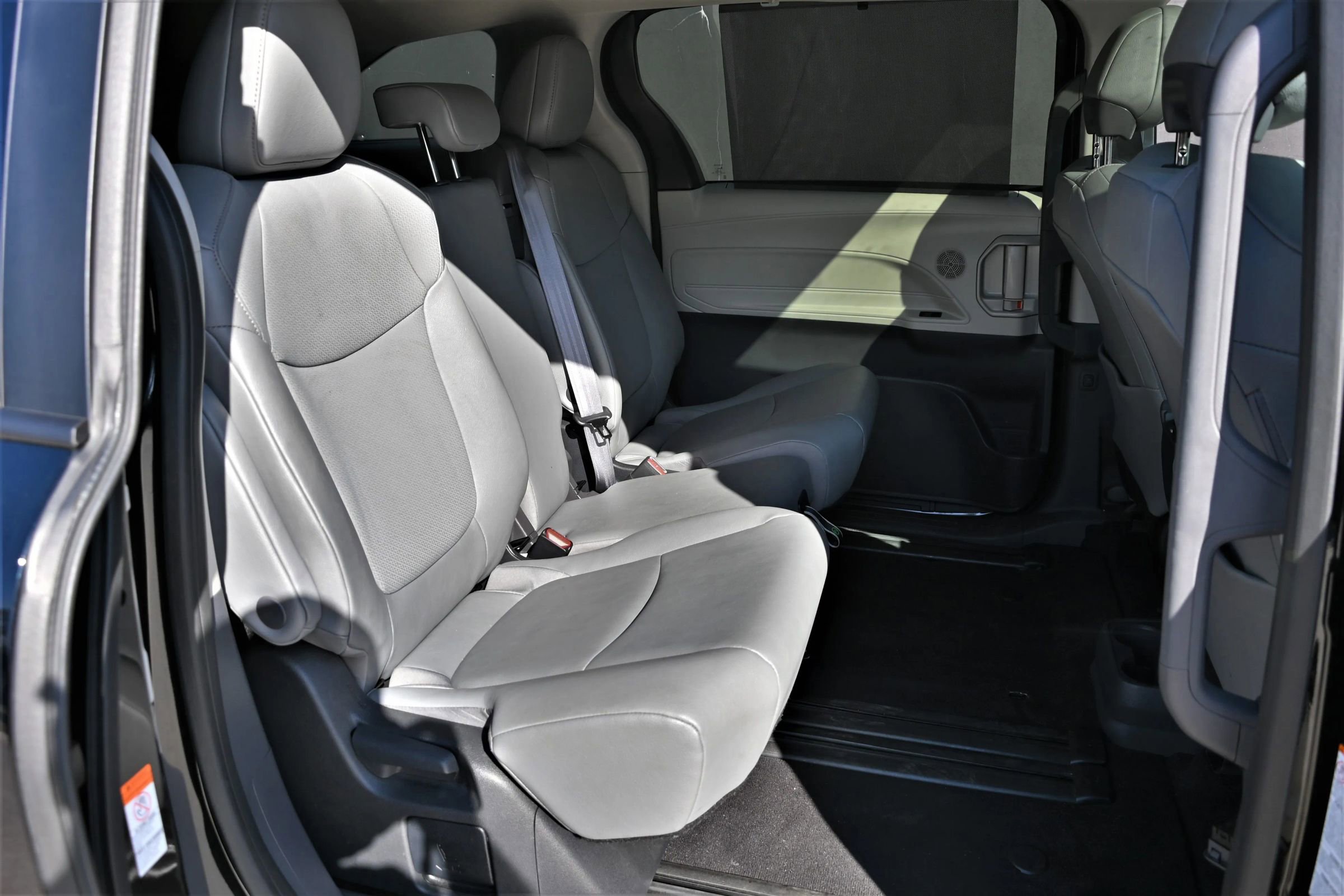 Used 2024 Toyota Sienna XLE image 19