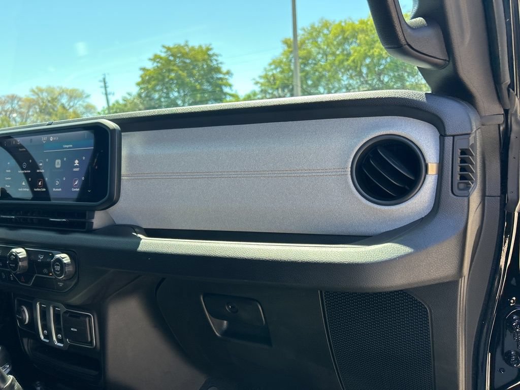 Certified 2025 Jeep Wrangler Sport AWD/4WD image 25