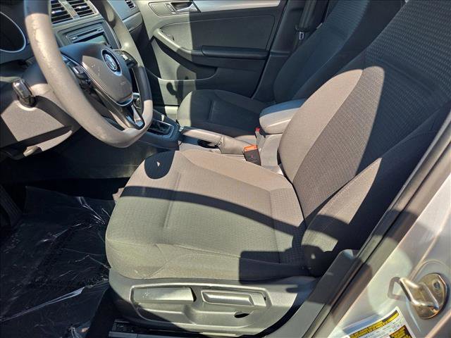 Used 2015 Volkswagen Jetta SE FWD image 14