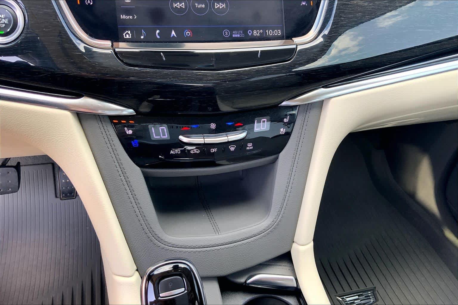 Used 2020 Cadillac XT6 Premium Luxury FWD image 35