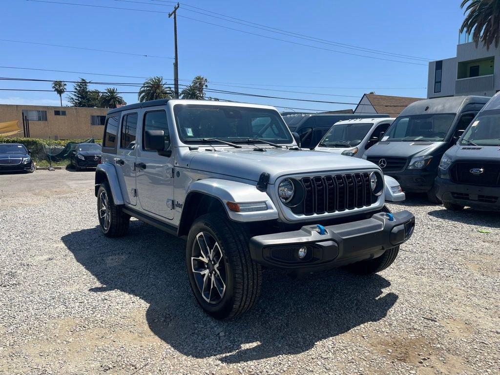 Used 2024 Jeep Wrangler Unlimited w/ Convenience Group AWD/4WD image 3