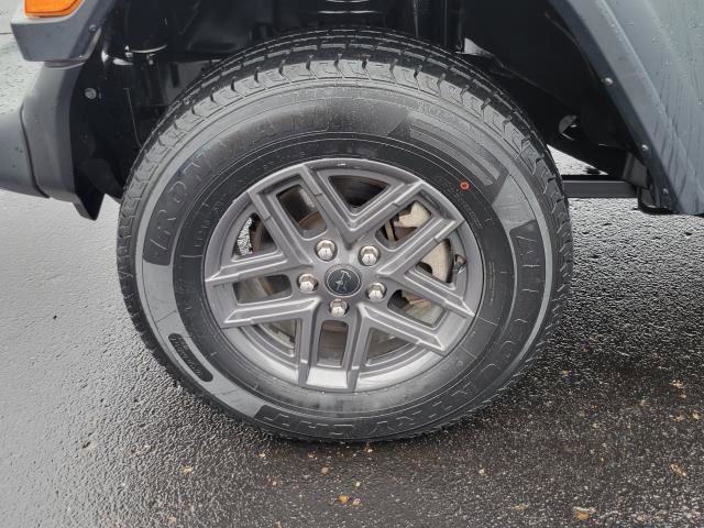 Used 2024 Jeep Wrangler Sport S image 5