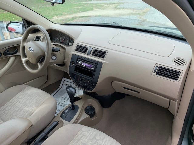 Used 2005 Ford Focus SE image 17