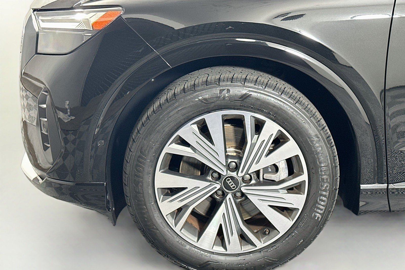 Used 2023 Audi Q4 e-tron Premium Plus w/ Premium Plus RWD image 12