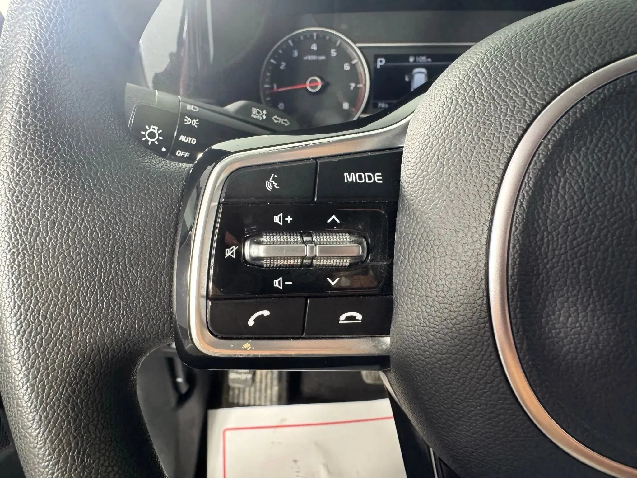Used 2023 Kia Sorento LX FWD image 15