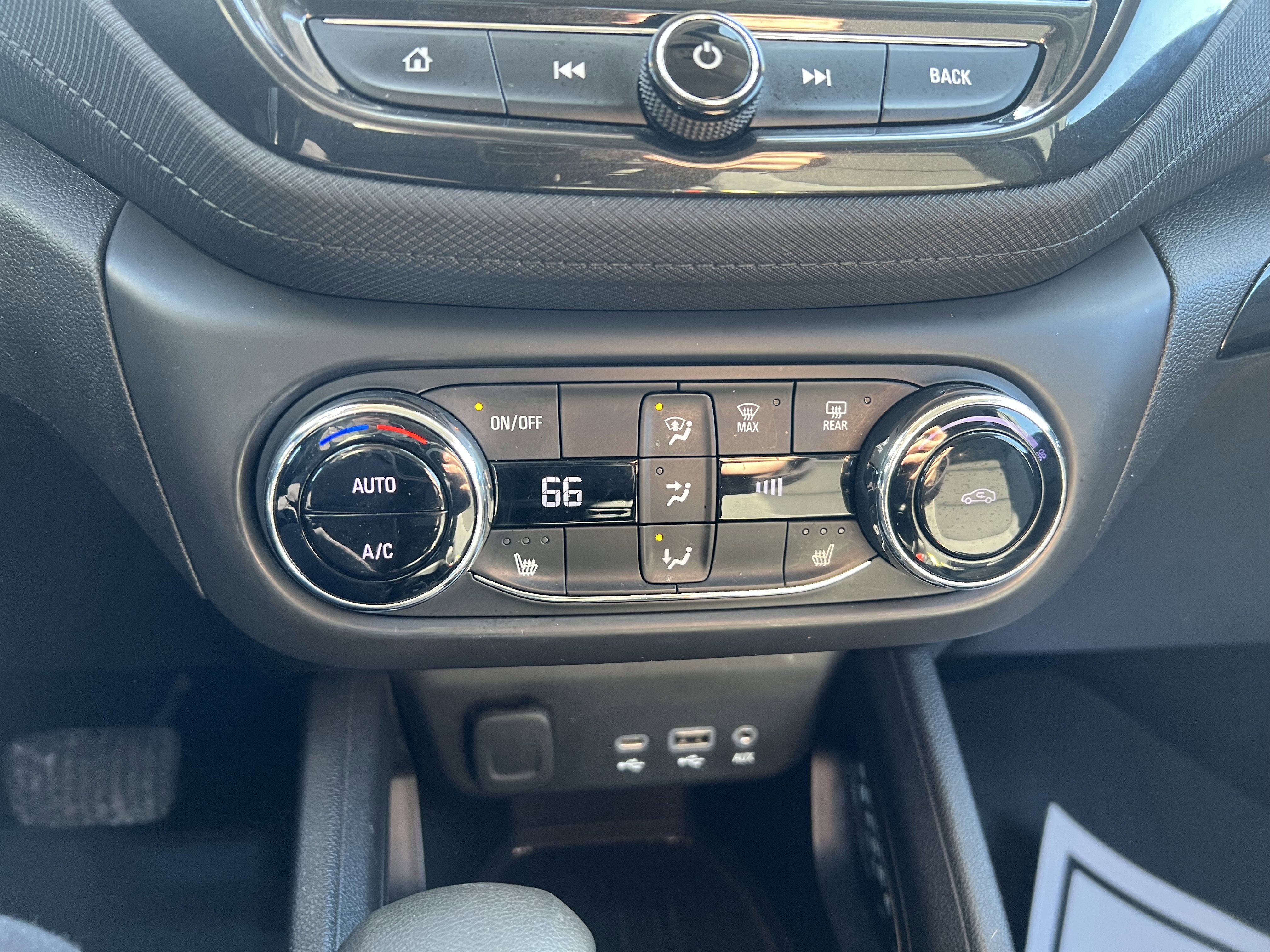 Used 2022 Chevrolet TrailBlazer LT w/ Convenience Package image 22