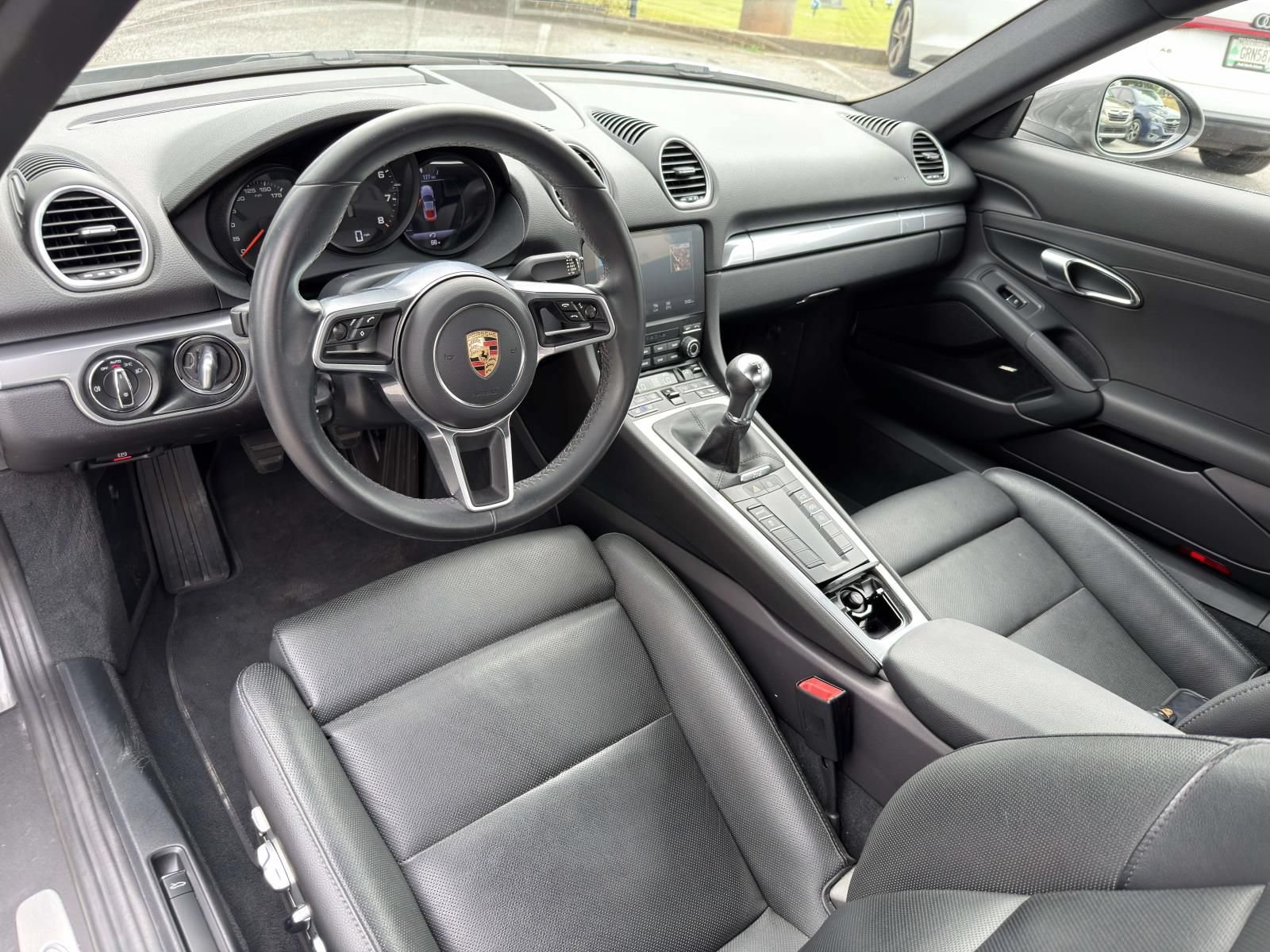 Used 2024 Porsche 718 Cayman RWD image 18