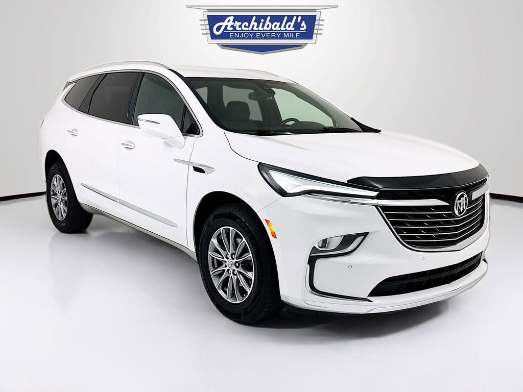 Used 2023 Buick Enclave Essence image 1