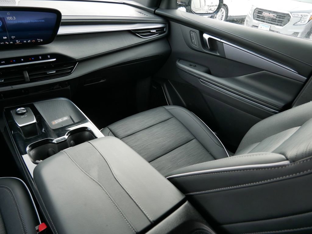 Used 2025 Buick Enclave Sport Touring image 15