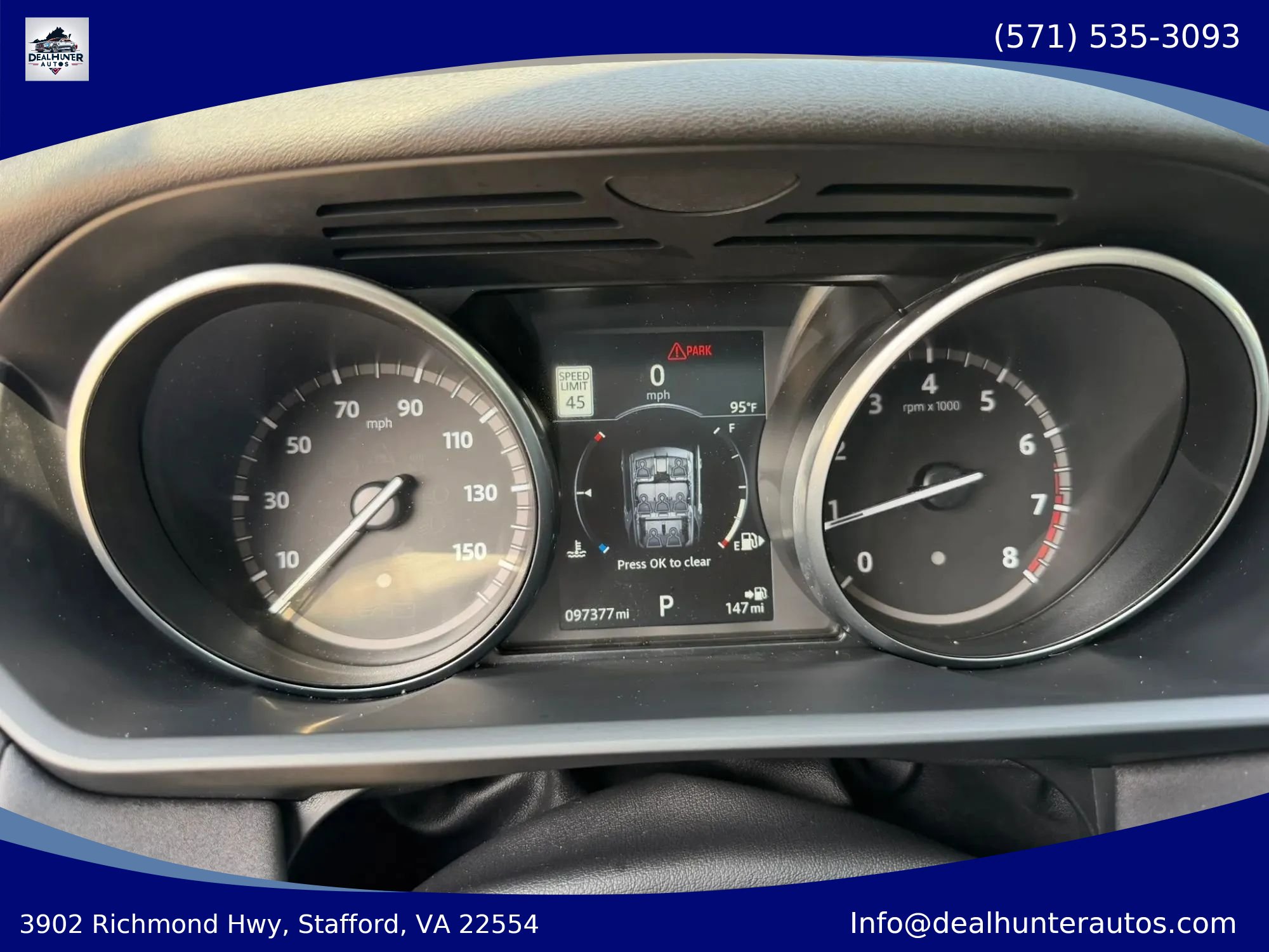 Used 2017 Land Rover Discovery HSE AWD/4WD image 39