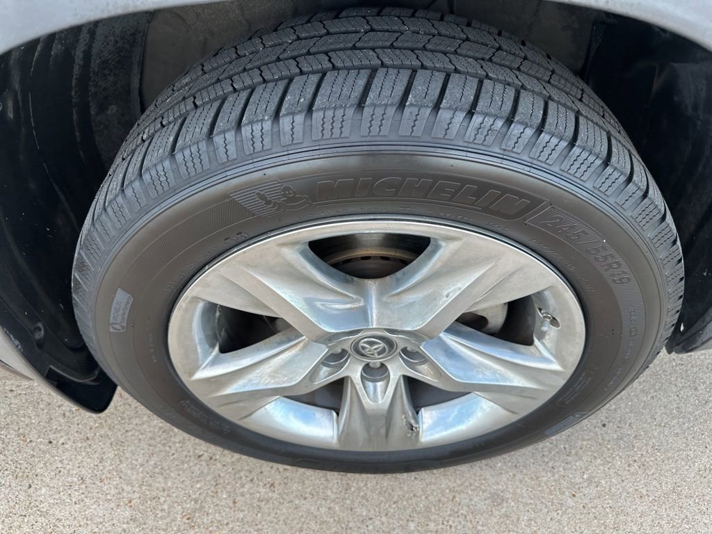Used 2019 Toyota Highlander Limited FWD image 20