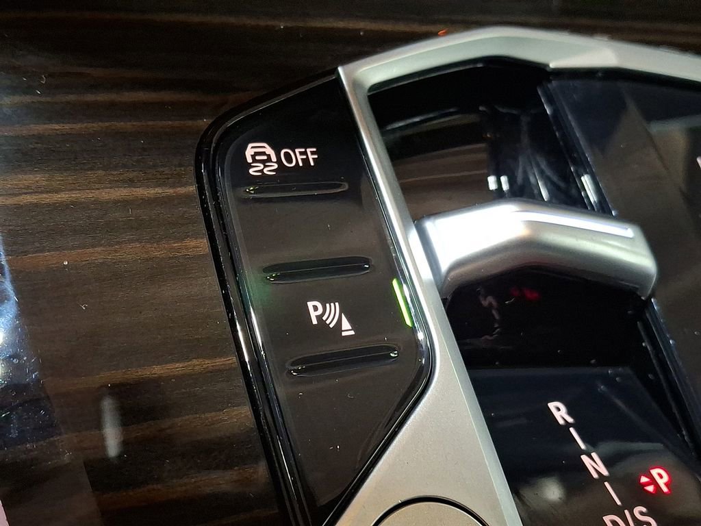 Certified 2025 BMW X5 xDrive40i w/ M Sport Package image 19