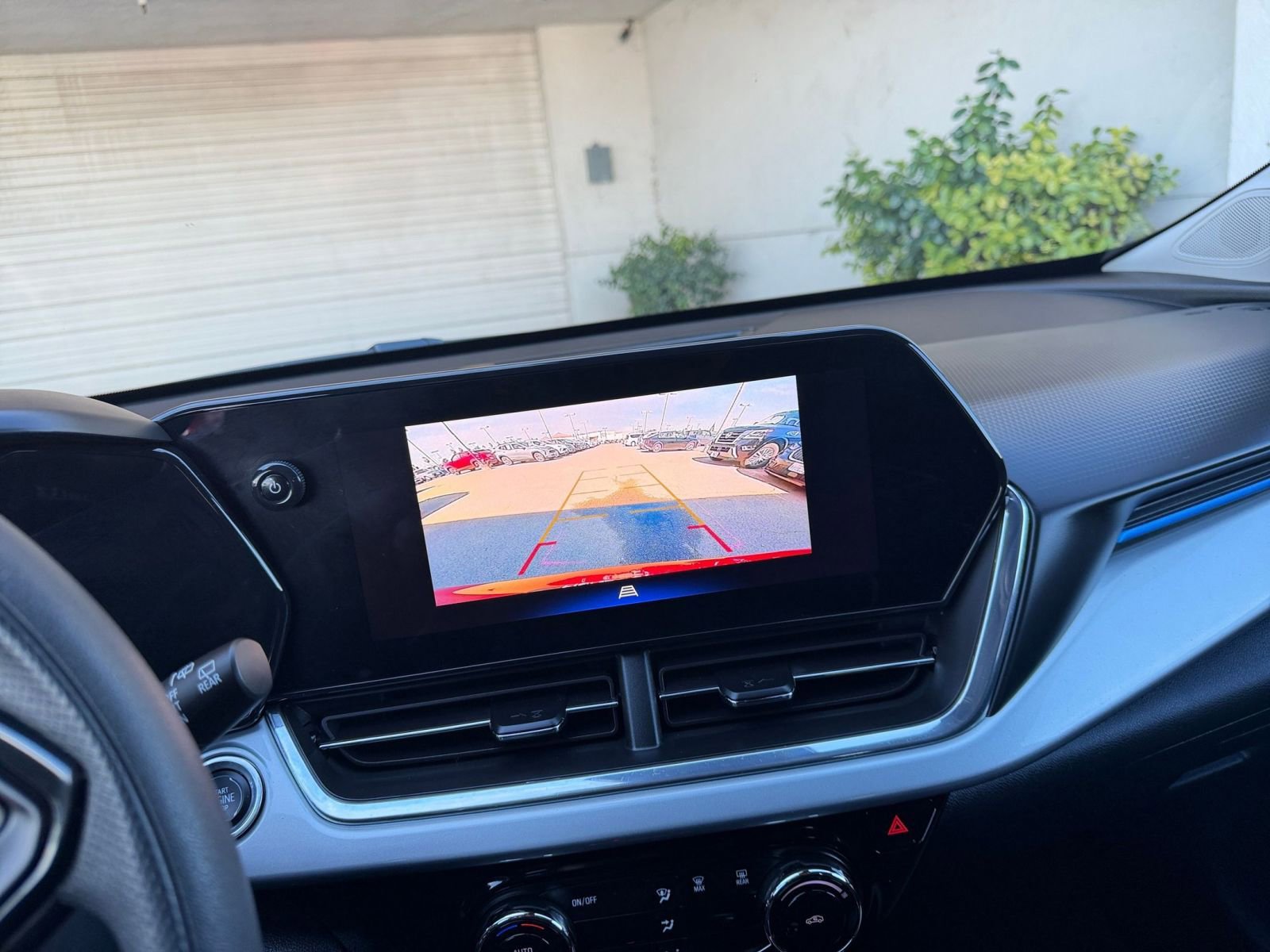 Used 2025 Chevrolet Trax LT image 24